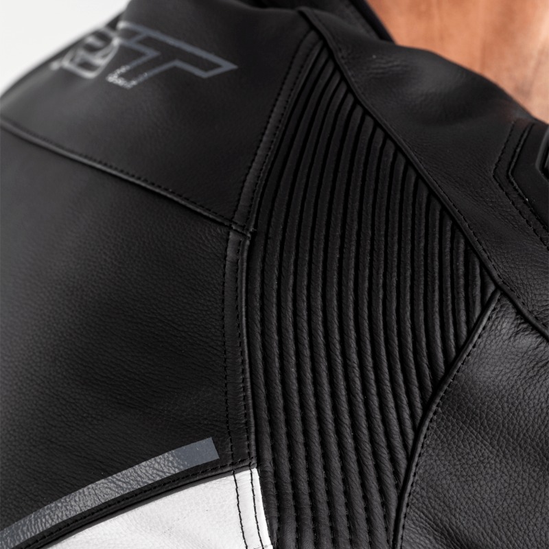 RST SABRE Black-White_5